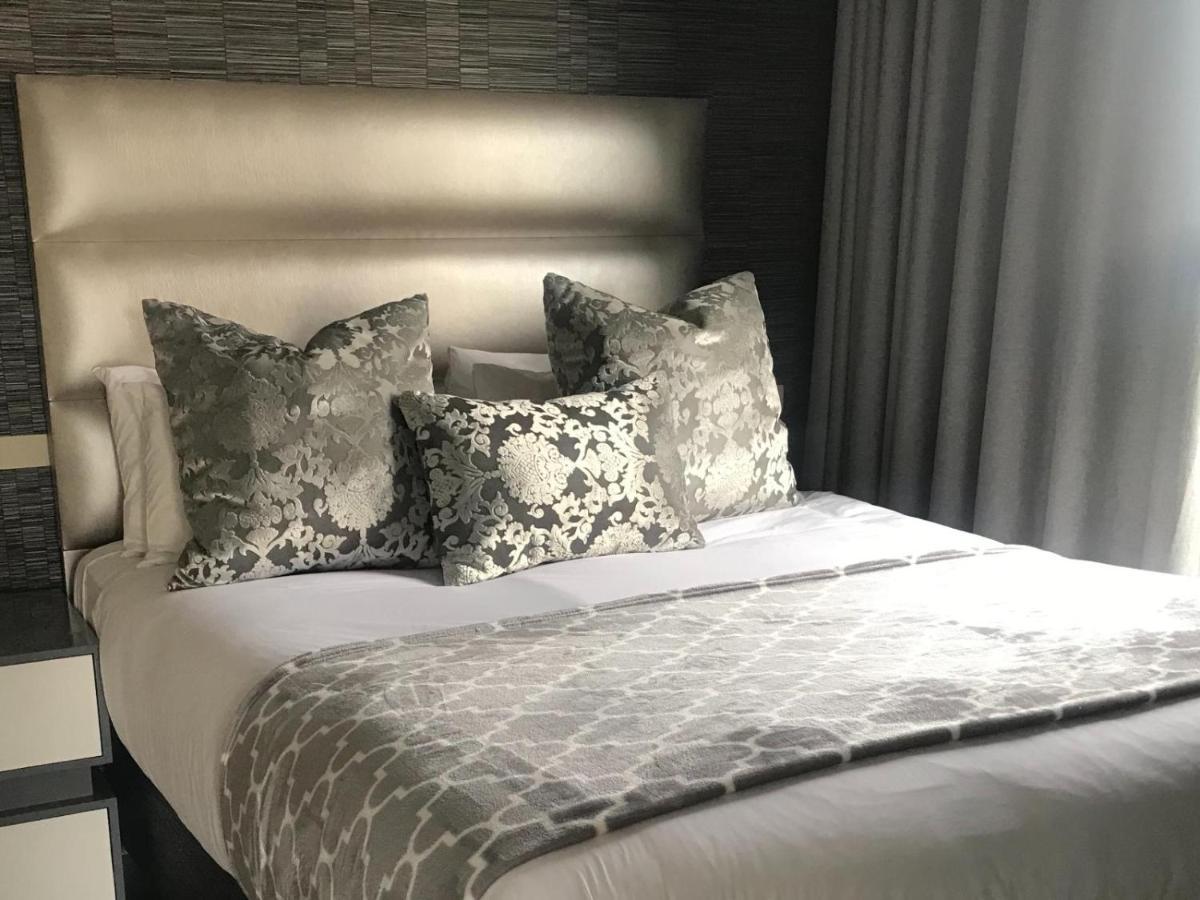 Zwelakho Furnished Apartments The Cube Johannesburg Exteriör bild