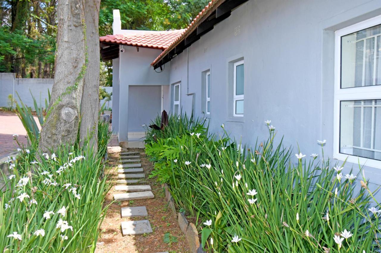 Zwelakho Furnished Apartments The Cube Johannesburg Exteriör bild
